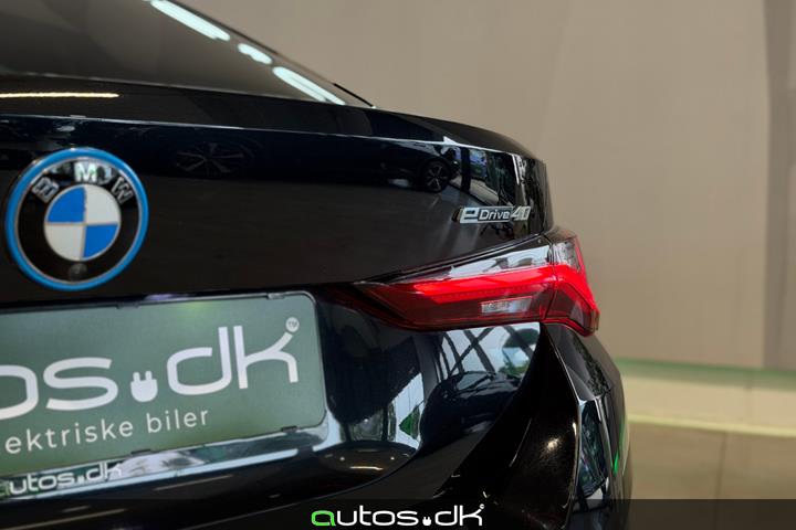 Sort BMW i4 fra 2023