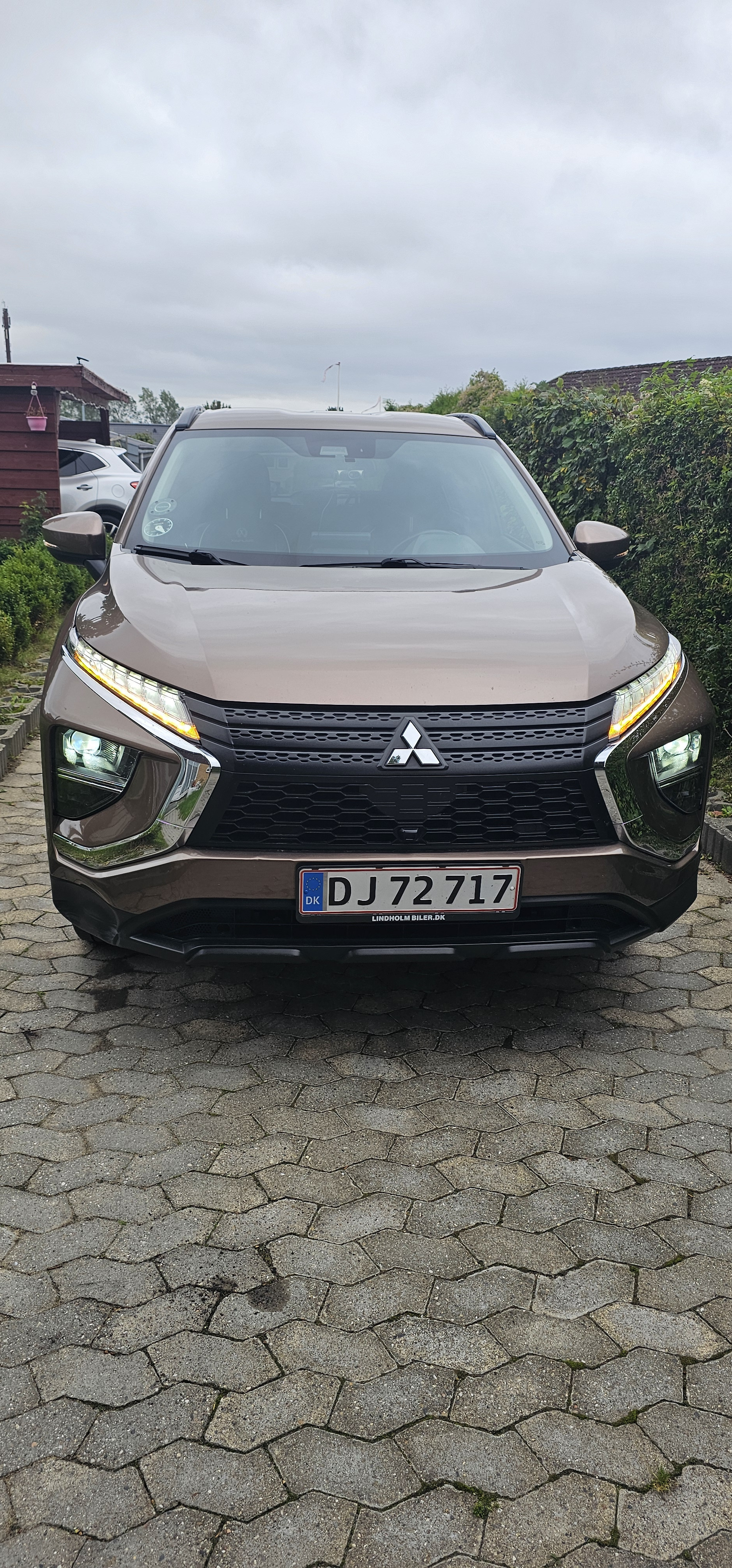 Brun Mitsubishi Eclipse Cross fra 2021