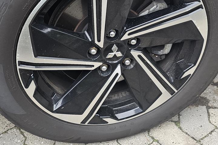 Brun Mitsubishi Eclipse Cross fra 2021