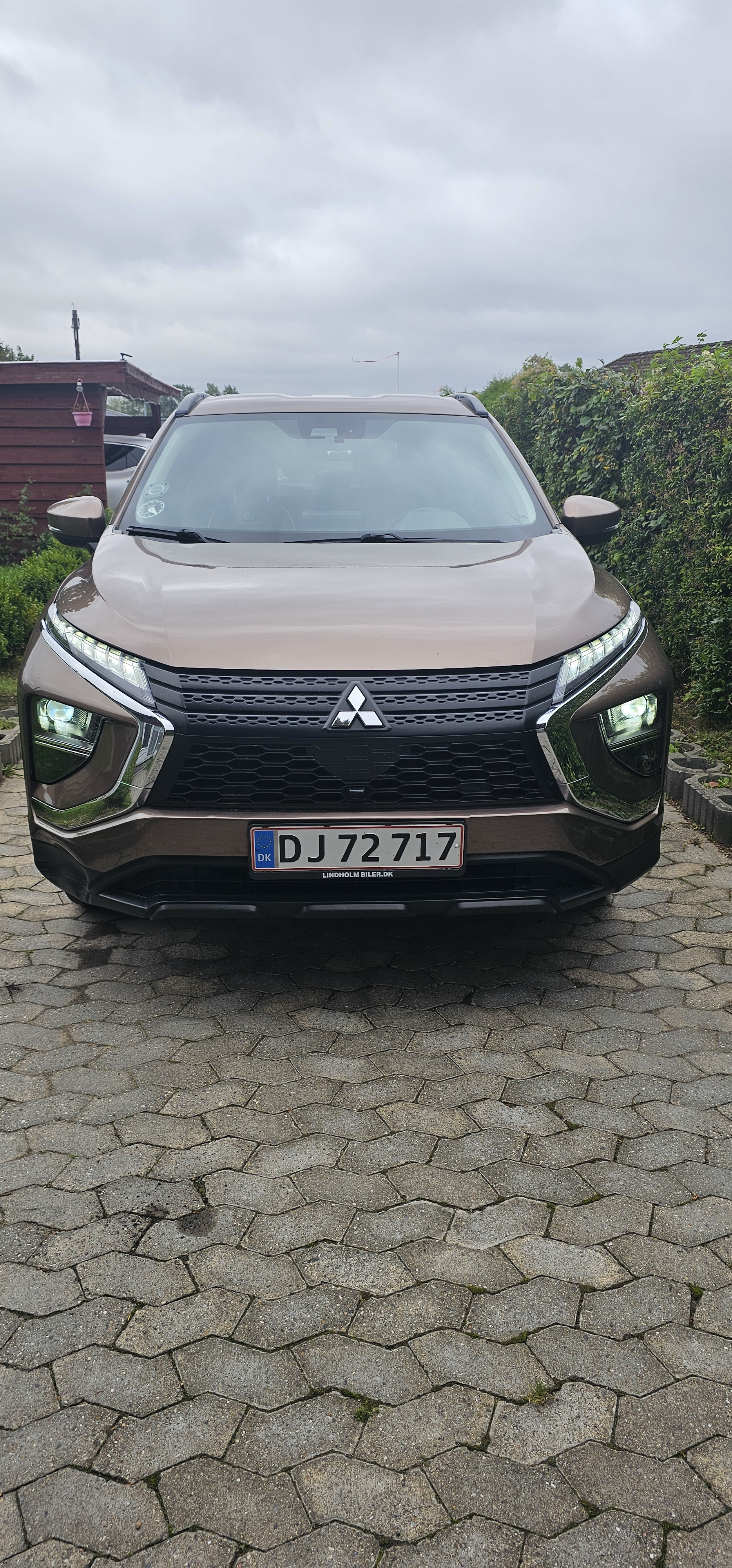 Brun Mitsubishi Eclipse Cross fra 2021