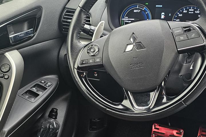 Brun Mitsubishi Eclipse Cross fra 2021