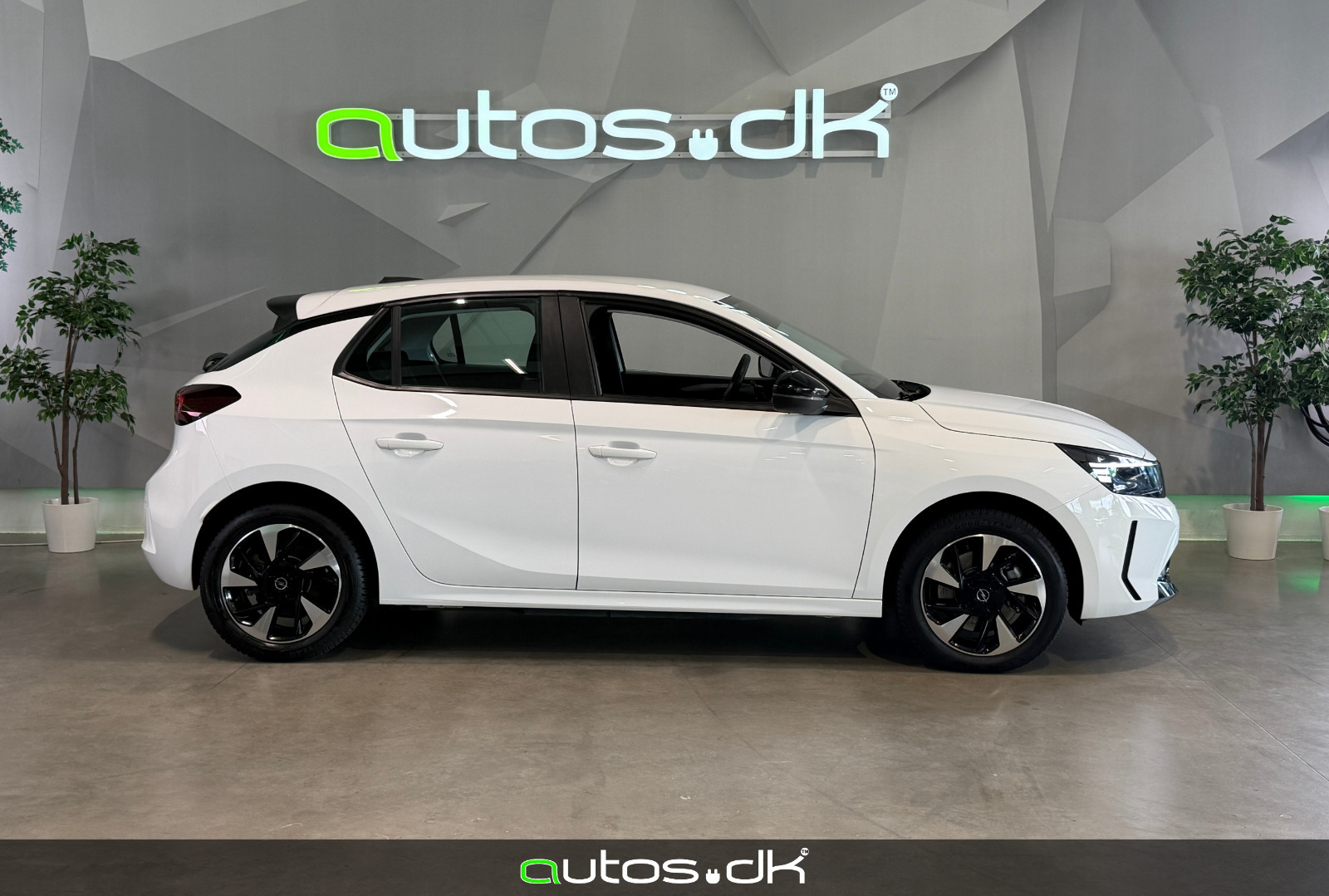 Hvid Opel Corsa-e fra 2024