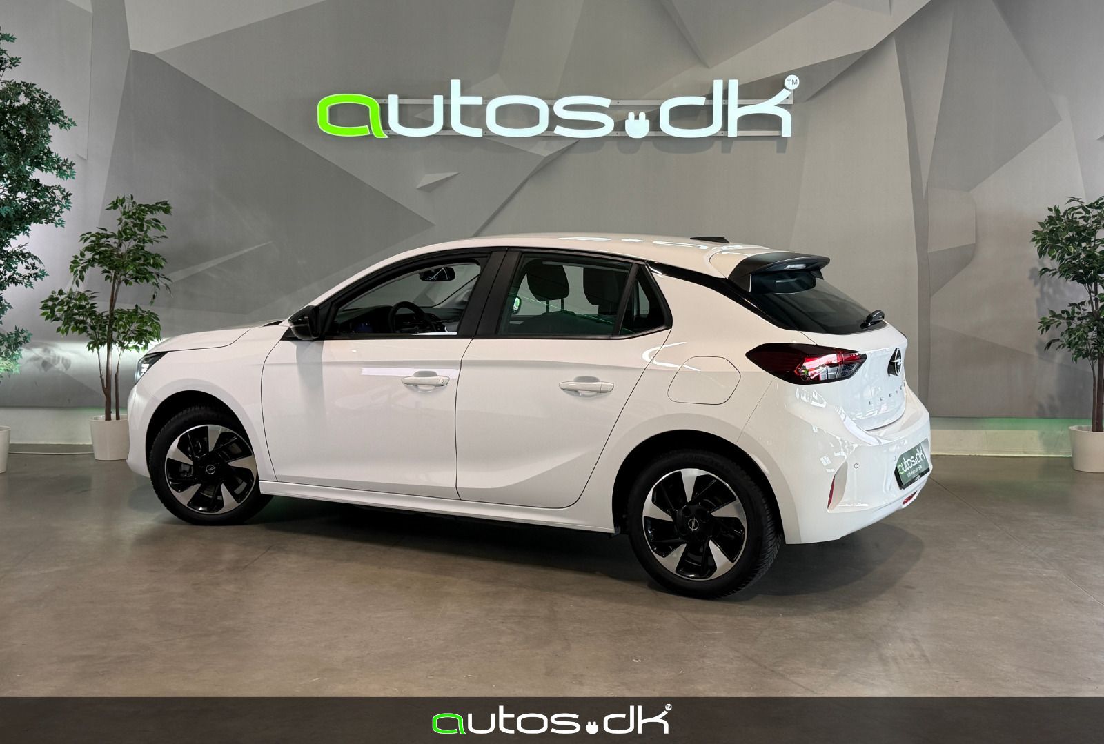 Hvid Opel Corsa-e fra 2024
