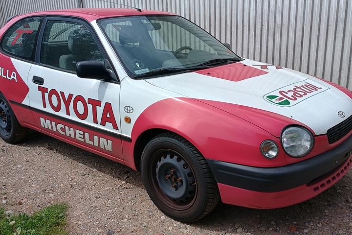 undefined Toyota Corolla fra 1998