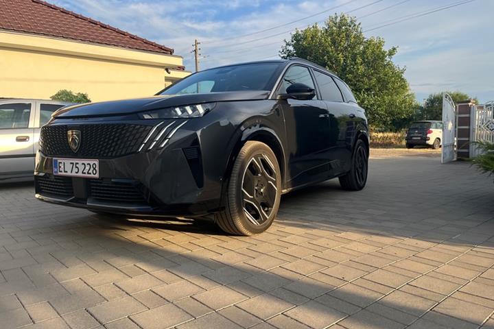 undefined Peugeot 5008 fra 2024