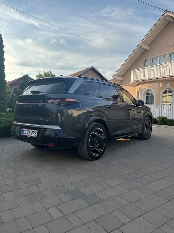 undefined Peugeot 5008 fra 2024