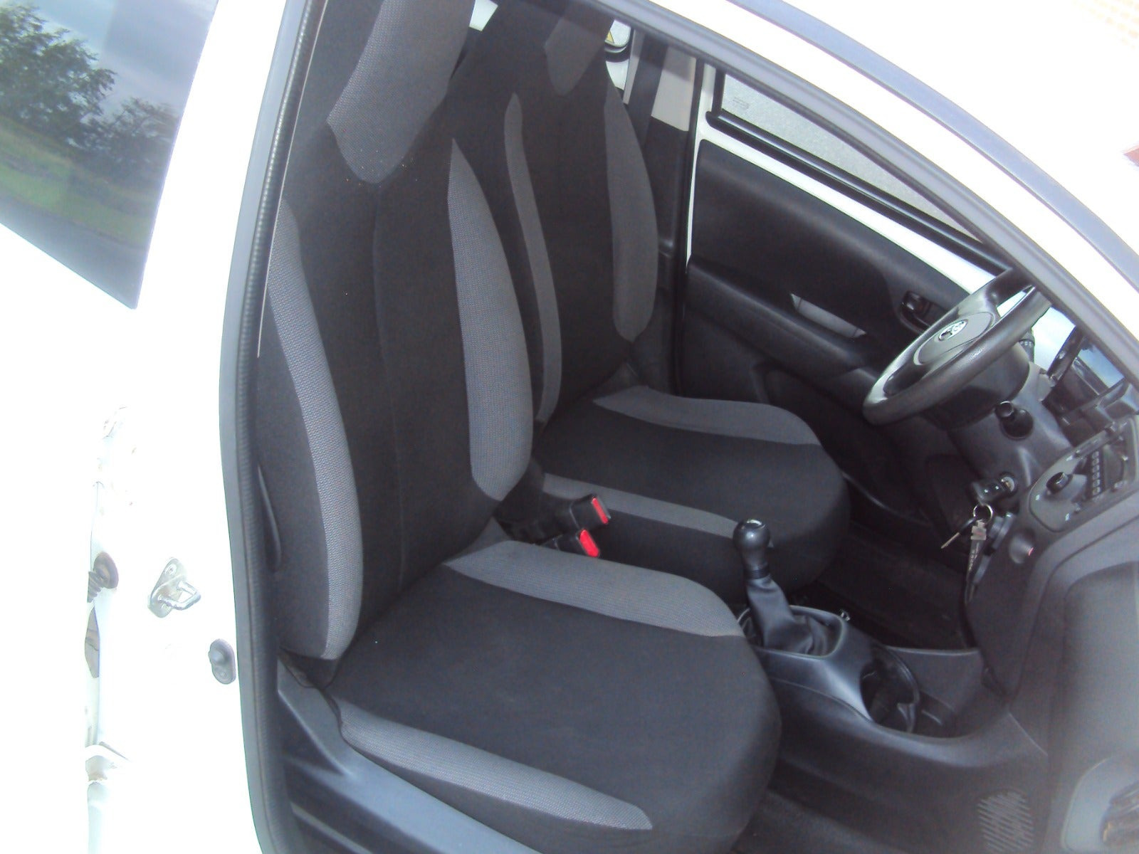 Hvid Toyota Aygo fra 2015
