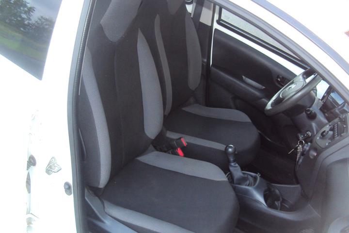 Hvid Toyota Aygo fra 2015