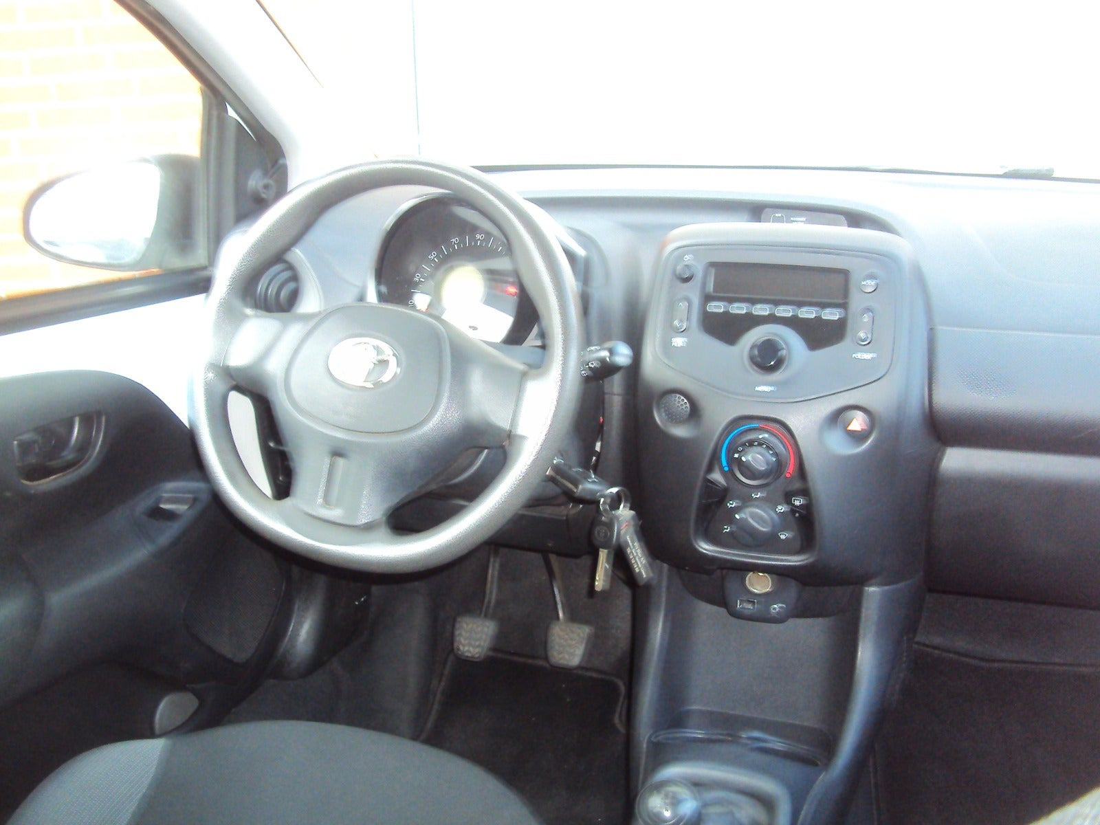 Hvid Toyota Aygo fra 2015