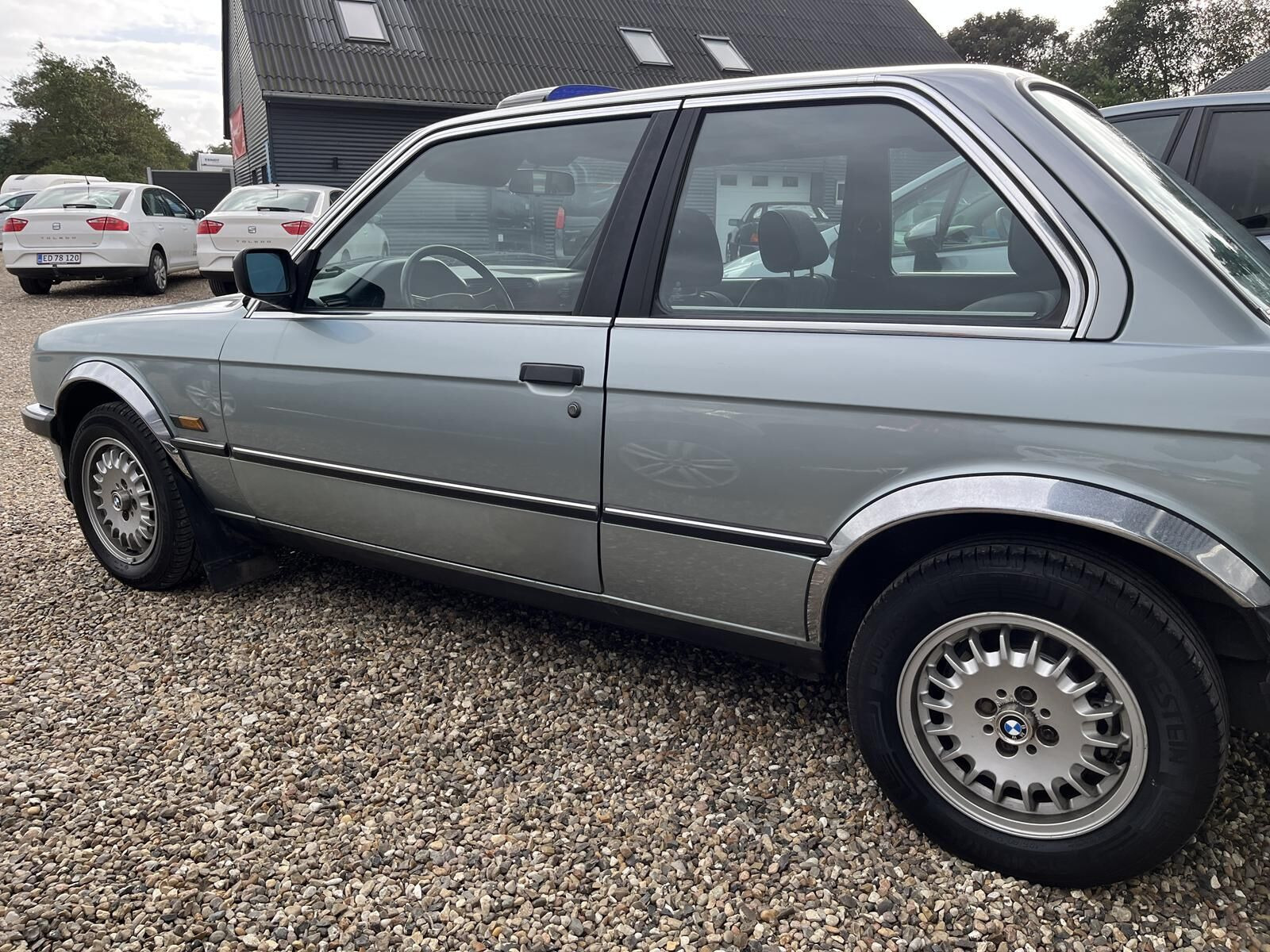 undefined BMW 323i fra 1984
