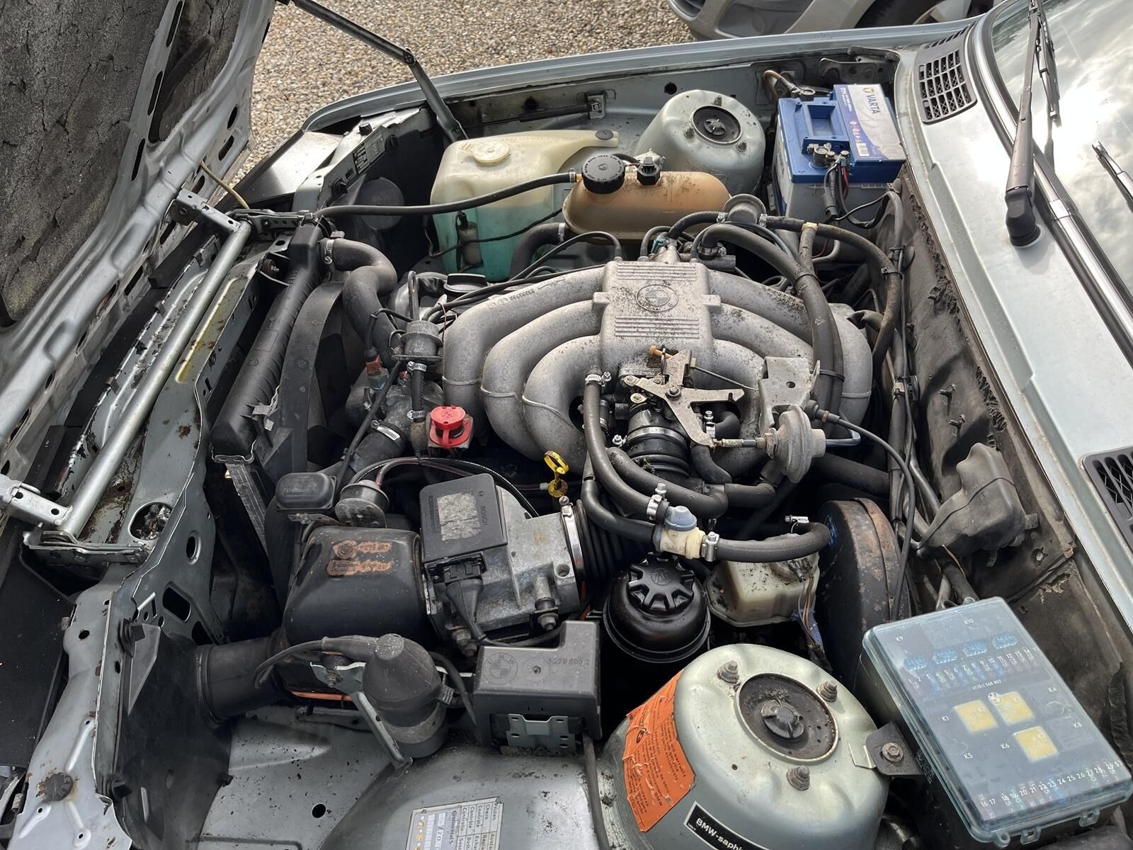 undefined BMW 323i fra 1984