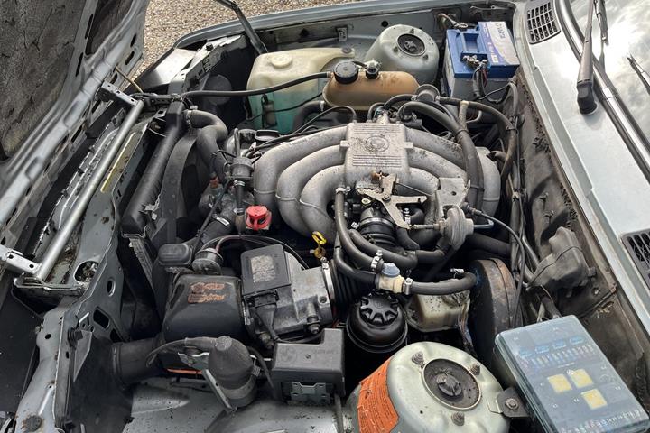 undefined BMW 323i fra 1984