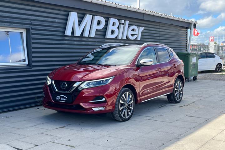 Rød Nissan Qashqai fra 2019