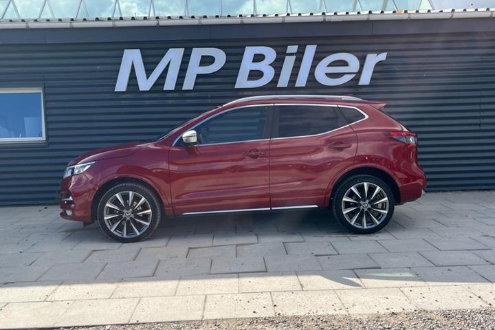 Rød Nissan Qashqai fra 2019