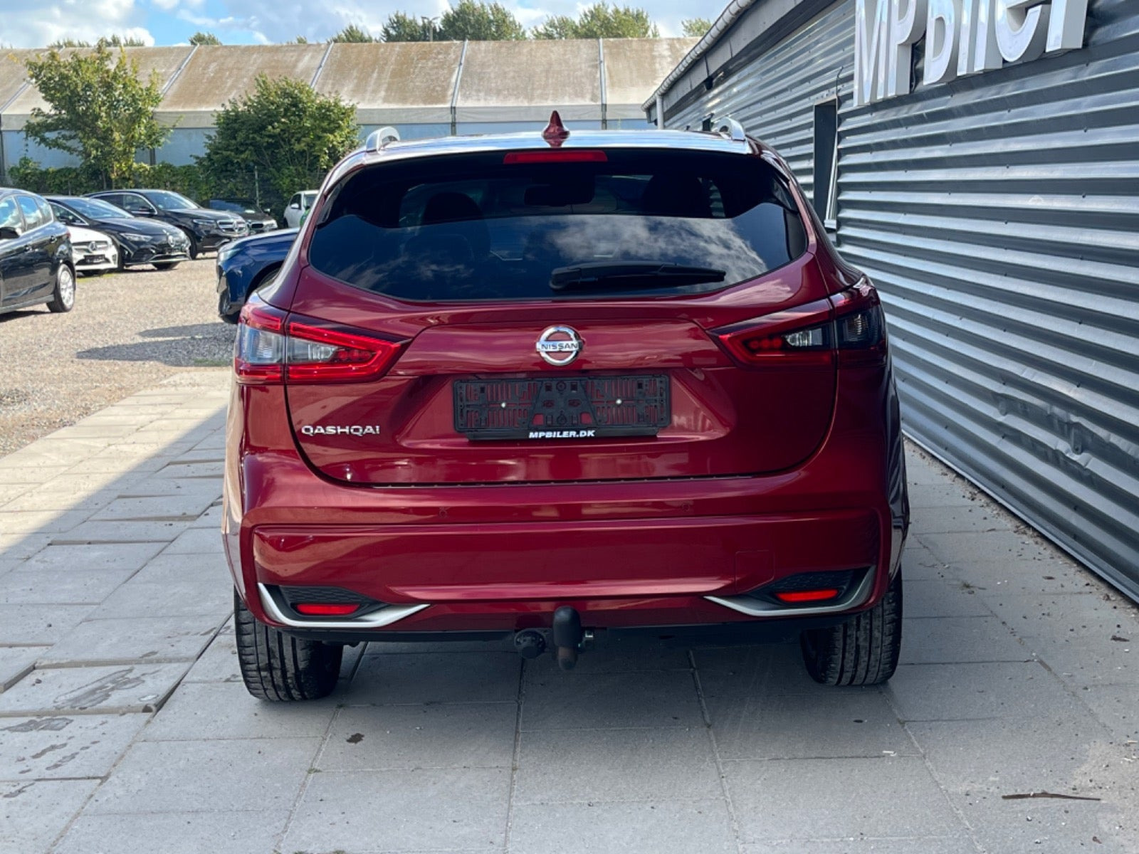 Rød Nissan Qashqai fra 2019
