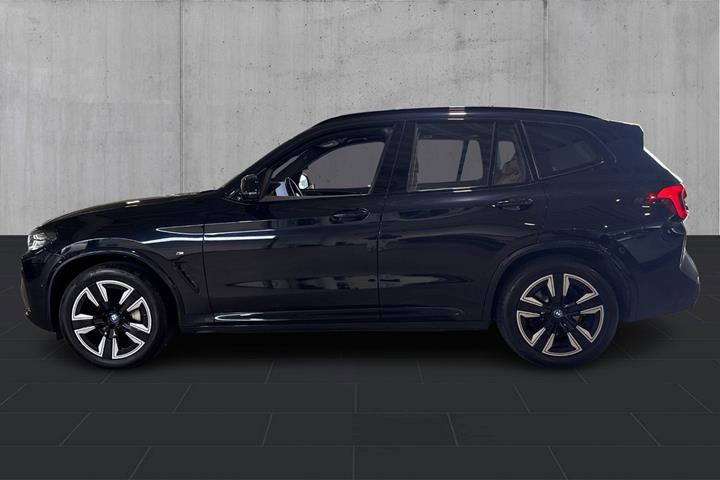Sort BMW iX3 fra 2023