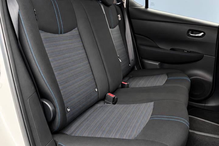 Hvid Nissan Leaf fra 2024