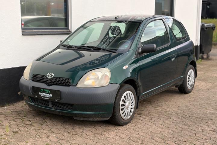 undefined Toyota Yaris fra 2002 set udefra
