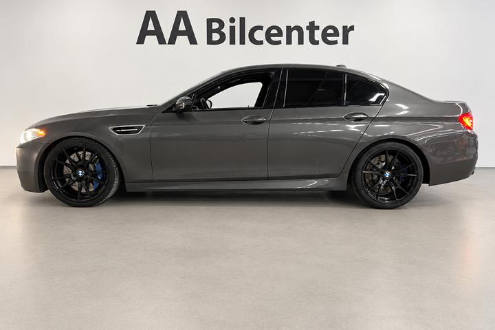 Brun BMW M5 fra 2012