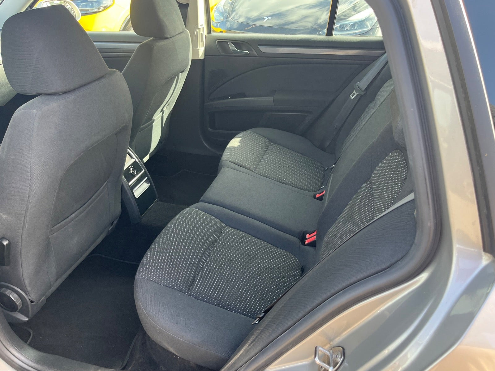 Beige Skoda Superb fra 2010