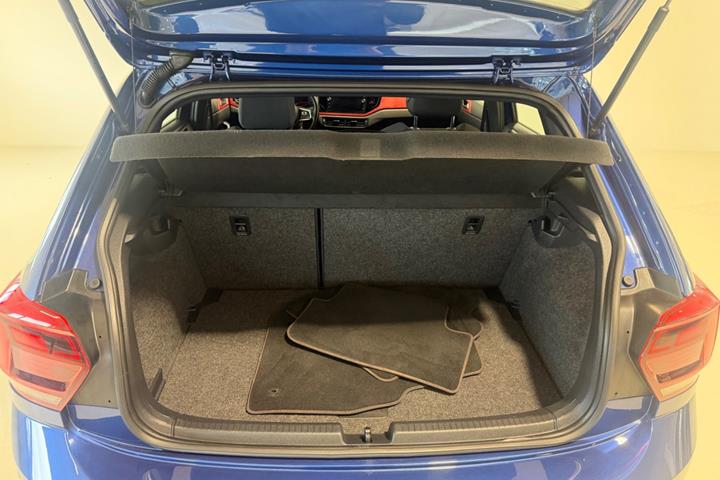 Blå VW Polo fra 2018