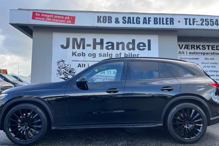 Sort Mercedes GLC300 d fra 2023