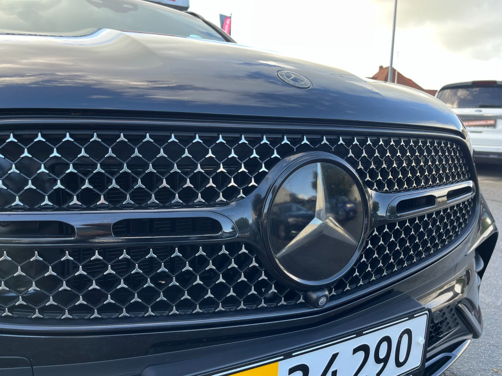 Sort Mercedes GLC300 d fra 2023