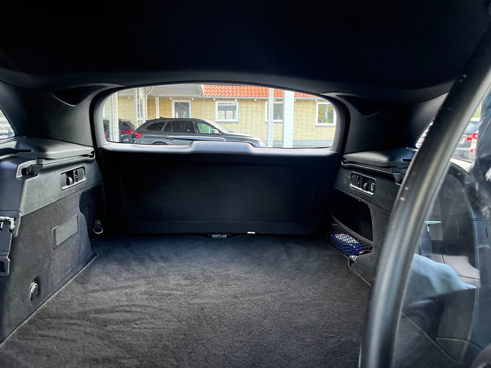 Sort Mercedes GLC300 d fra 2023