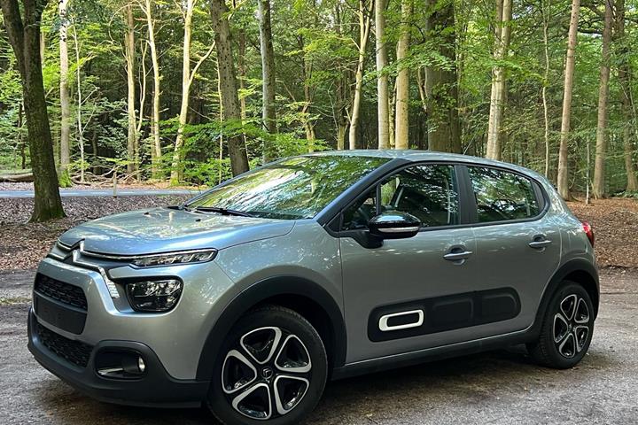 Grå Citroën C3 fra 2024 set udefra