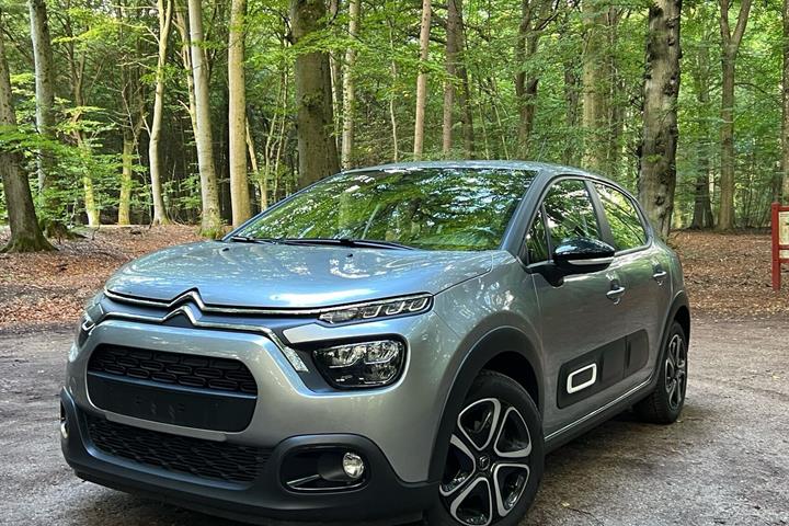 Grå Citroën C3 fra 2024