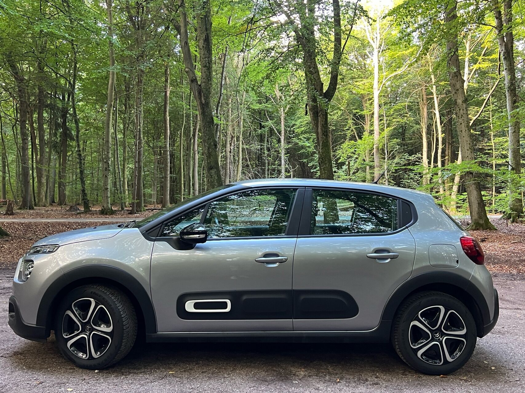 Grå Citroën C3 fra 2024