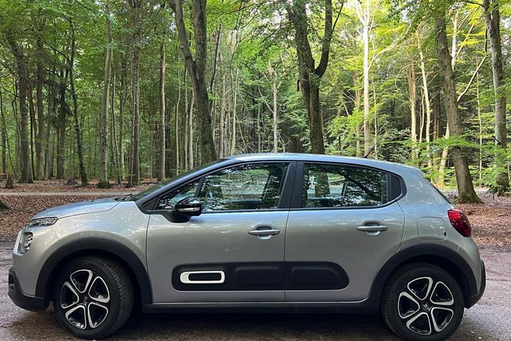 Grå Citroën C3 fra 2024