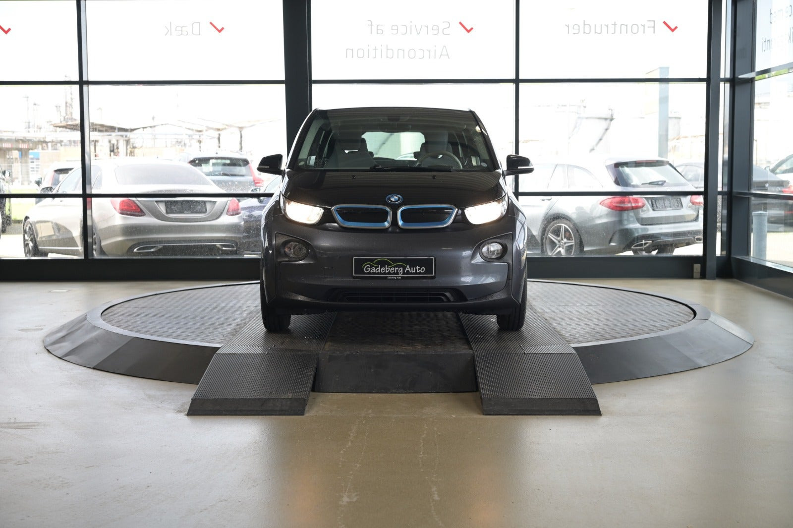 Grå BMW i3 fra 2017