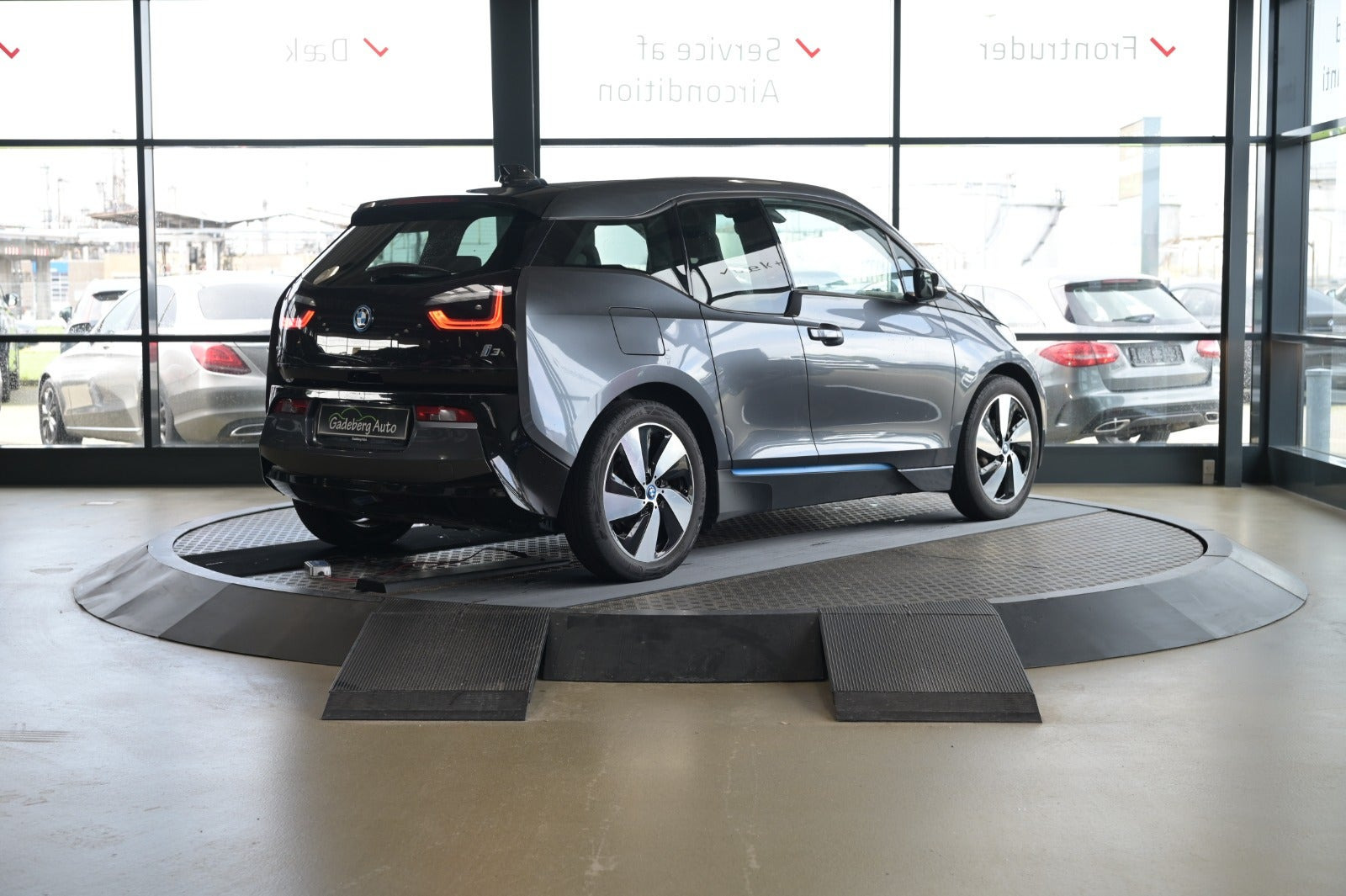 Grå BMW i3 fra 2017