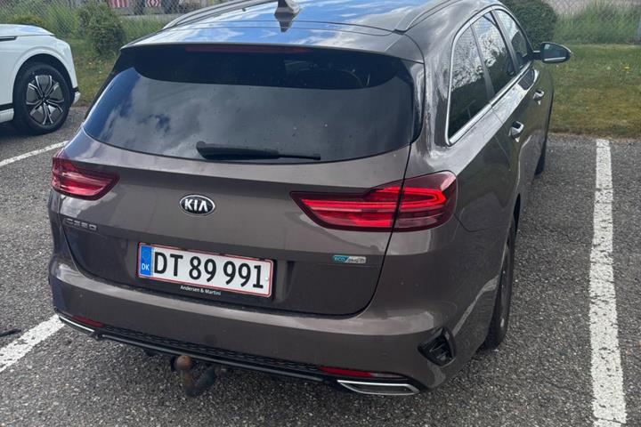 Brun Kia Ceed fra 2020