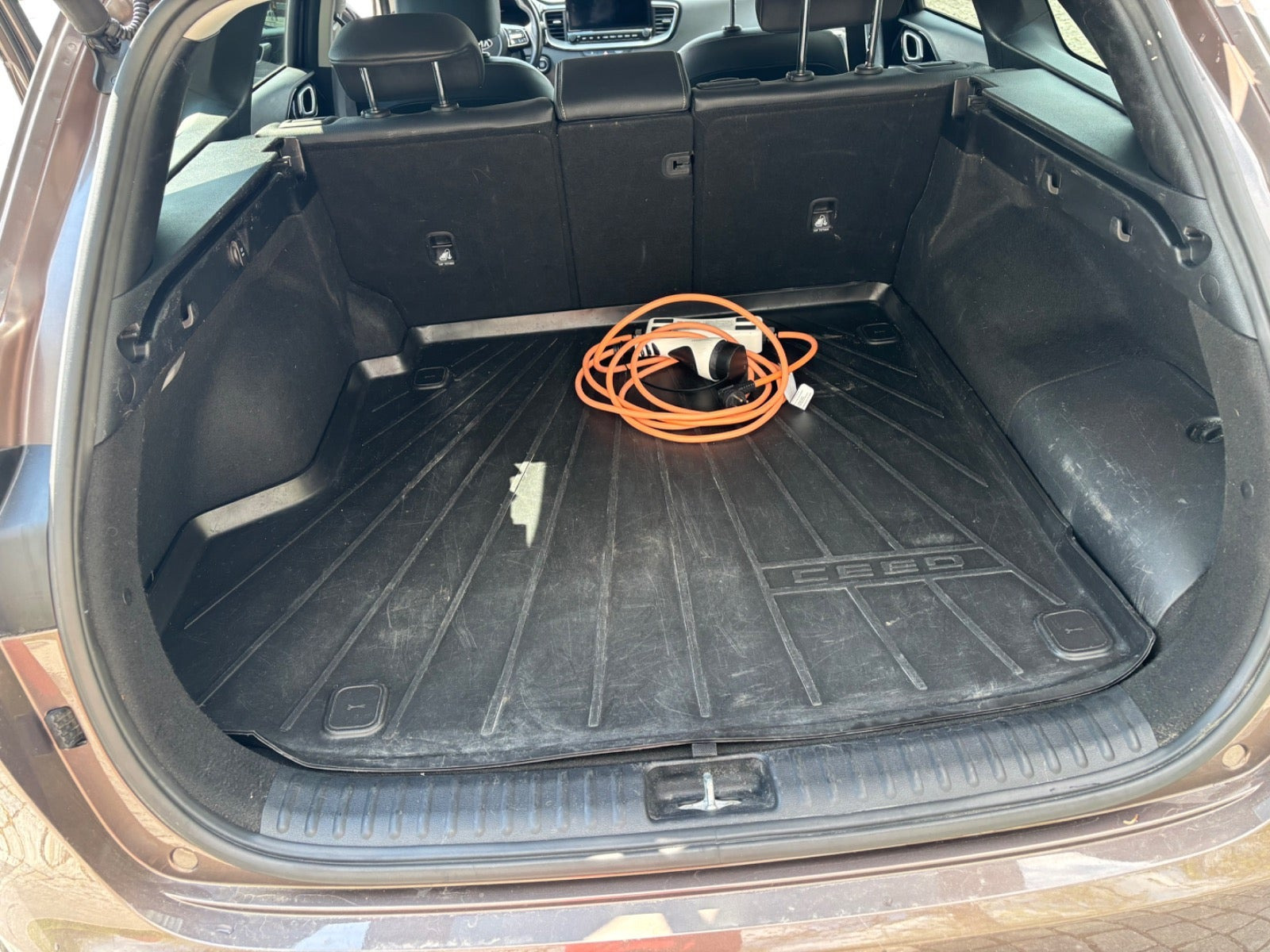 Brun Kia Ceed fra 2020
