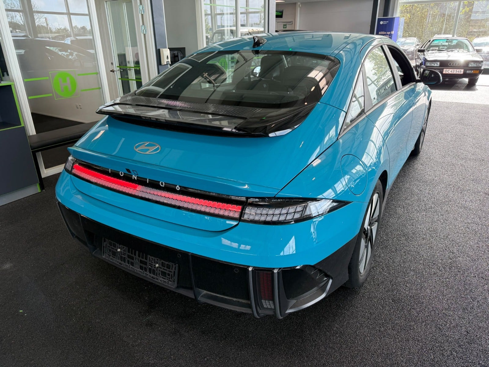 Blå Hyundai Ioniq 6 fra 2024