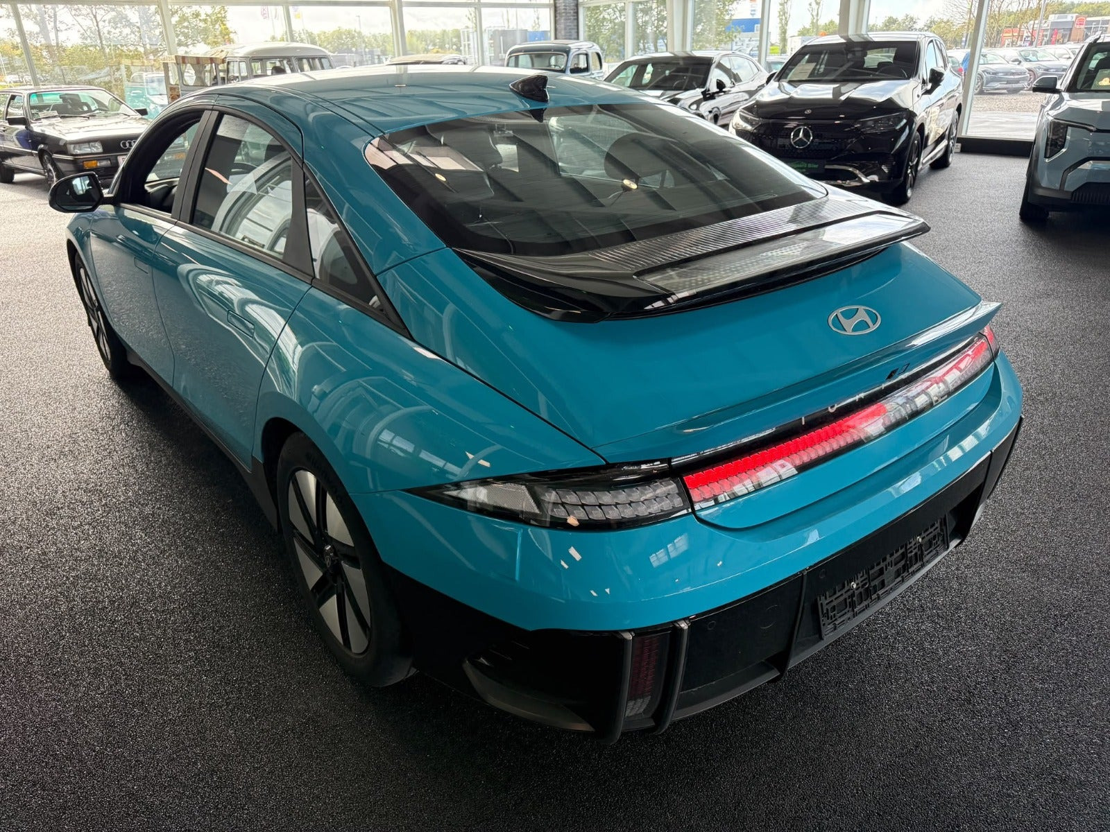 Blå Hyundai Ioniq 6 fra 2024