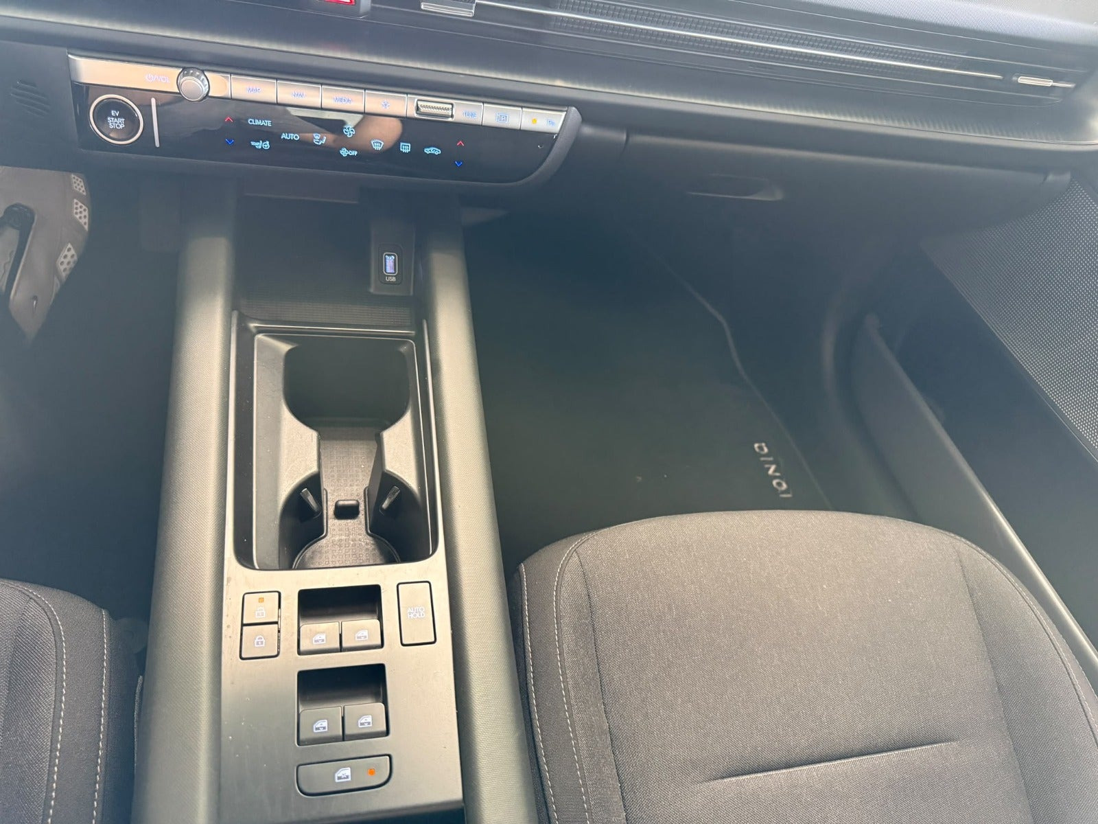 Blå Hyundai Ioniq 6 fra 2024