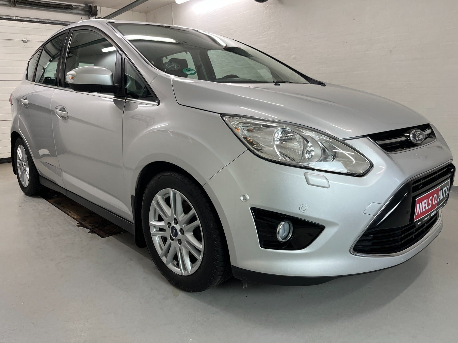 Sølv Ford C-MAX fra 2014