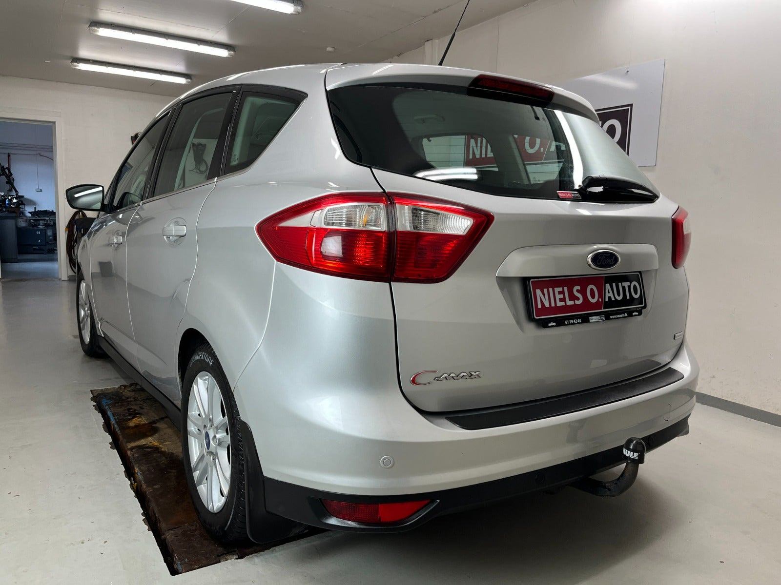 Sølv Ford C-MAX fra 2014