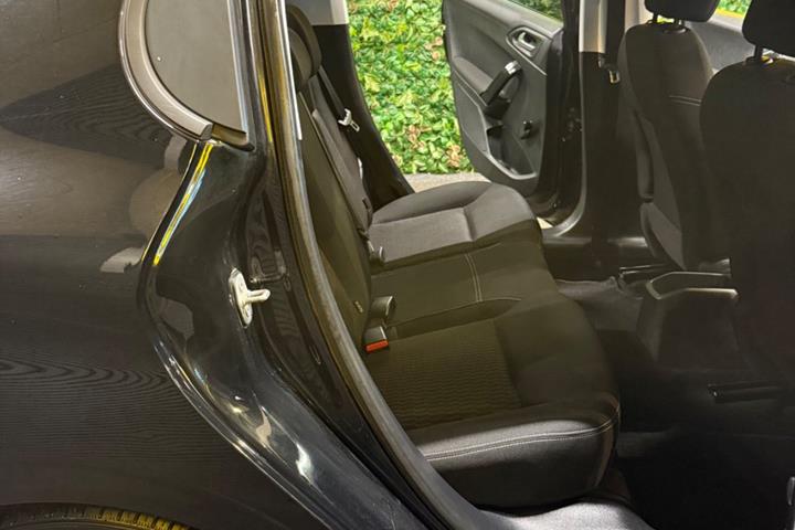 undefined Peugeot 208 fra 2018