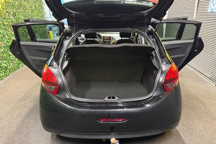 undefined Peugeot 208 fra 2018