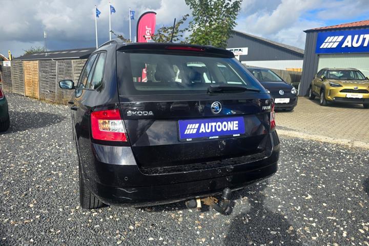 Sort Skoda Fabia fra 2017