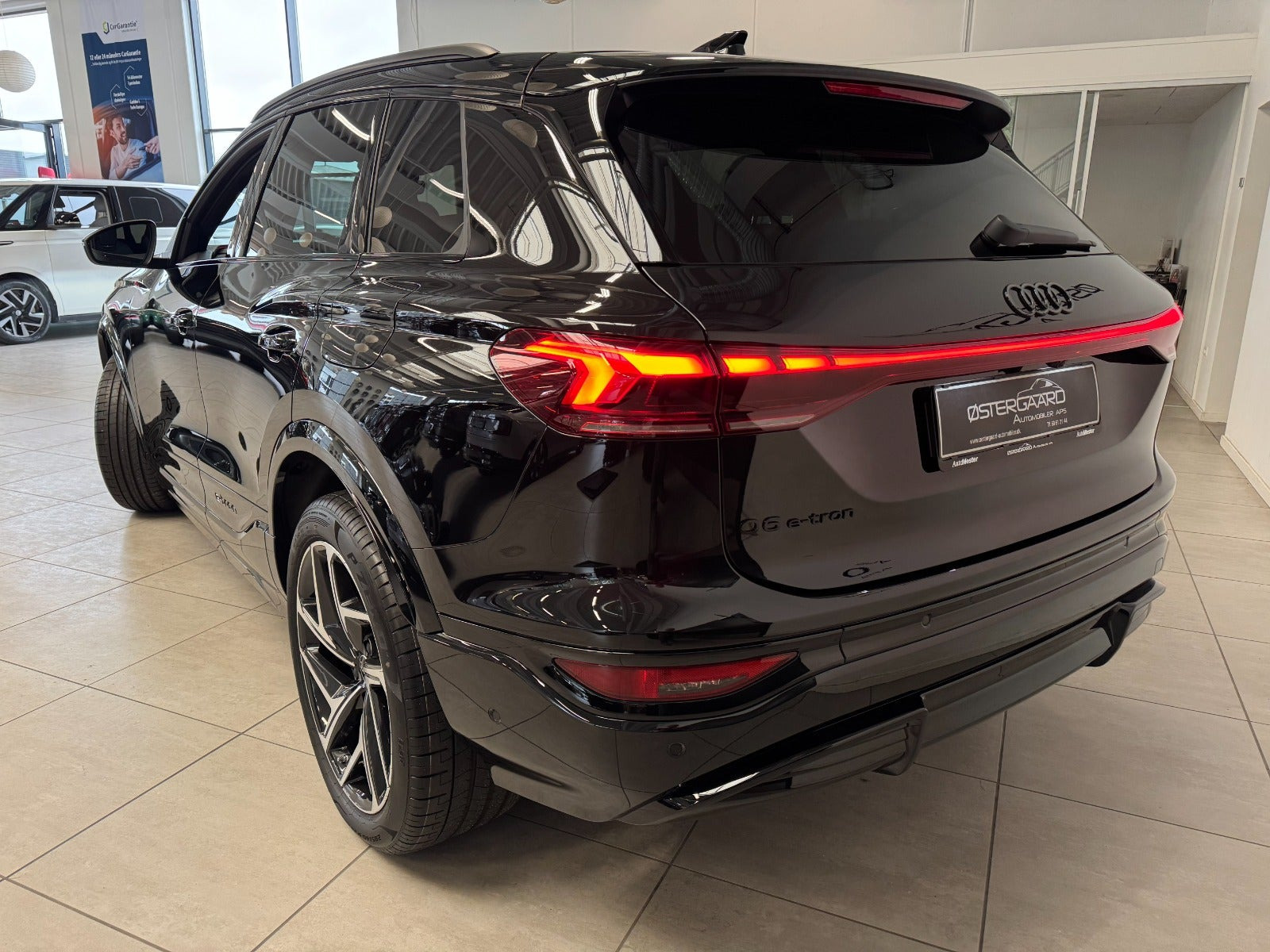 Sort Audi Q6 e-tron fra 2027