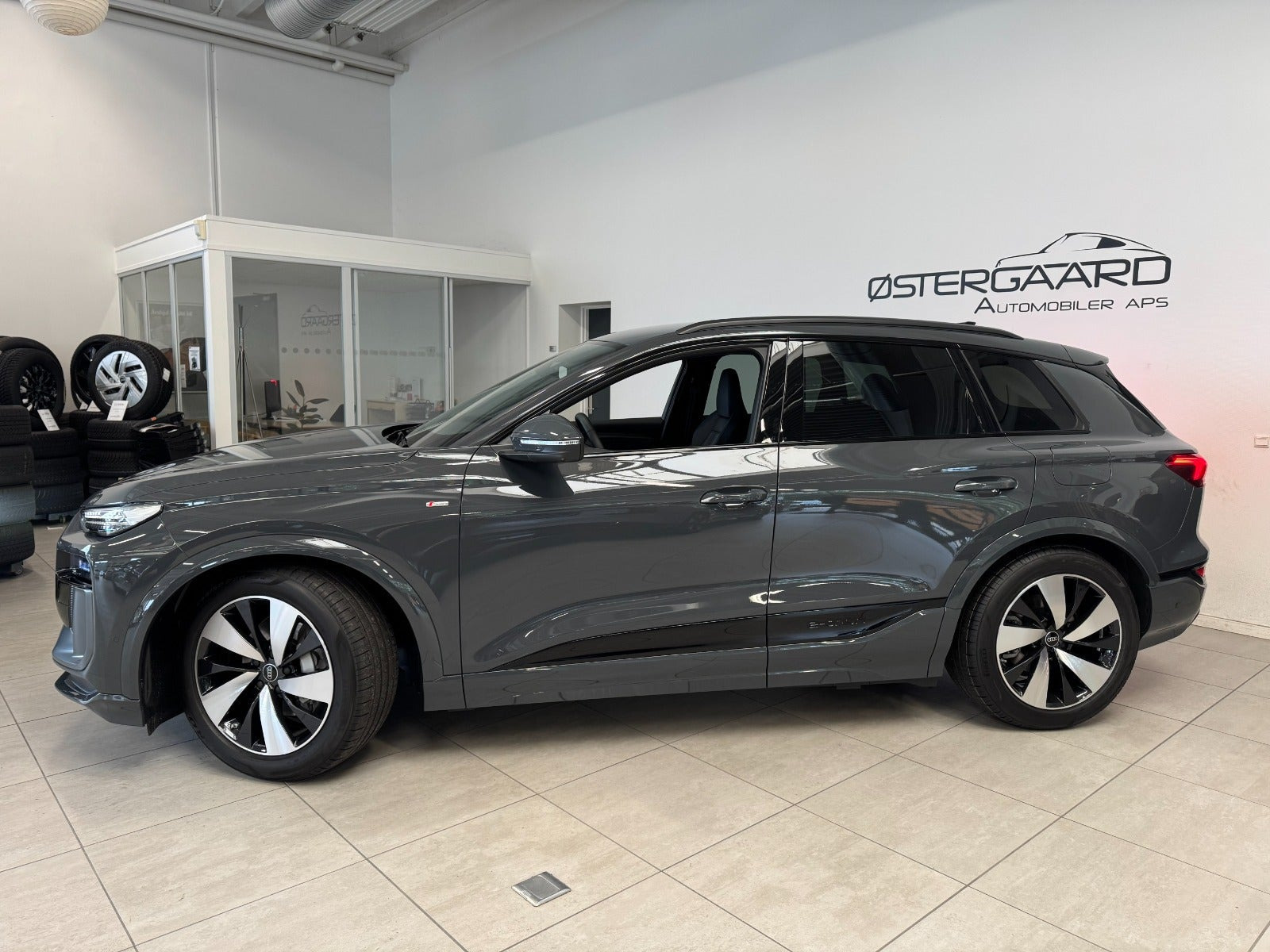 Grå Audi Q6 e-tron fra 2027