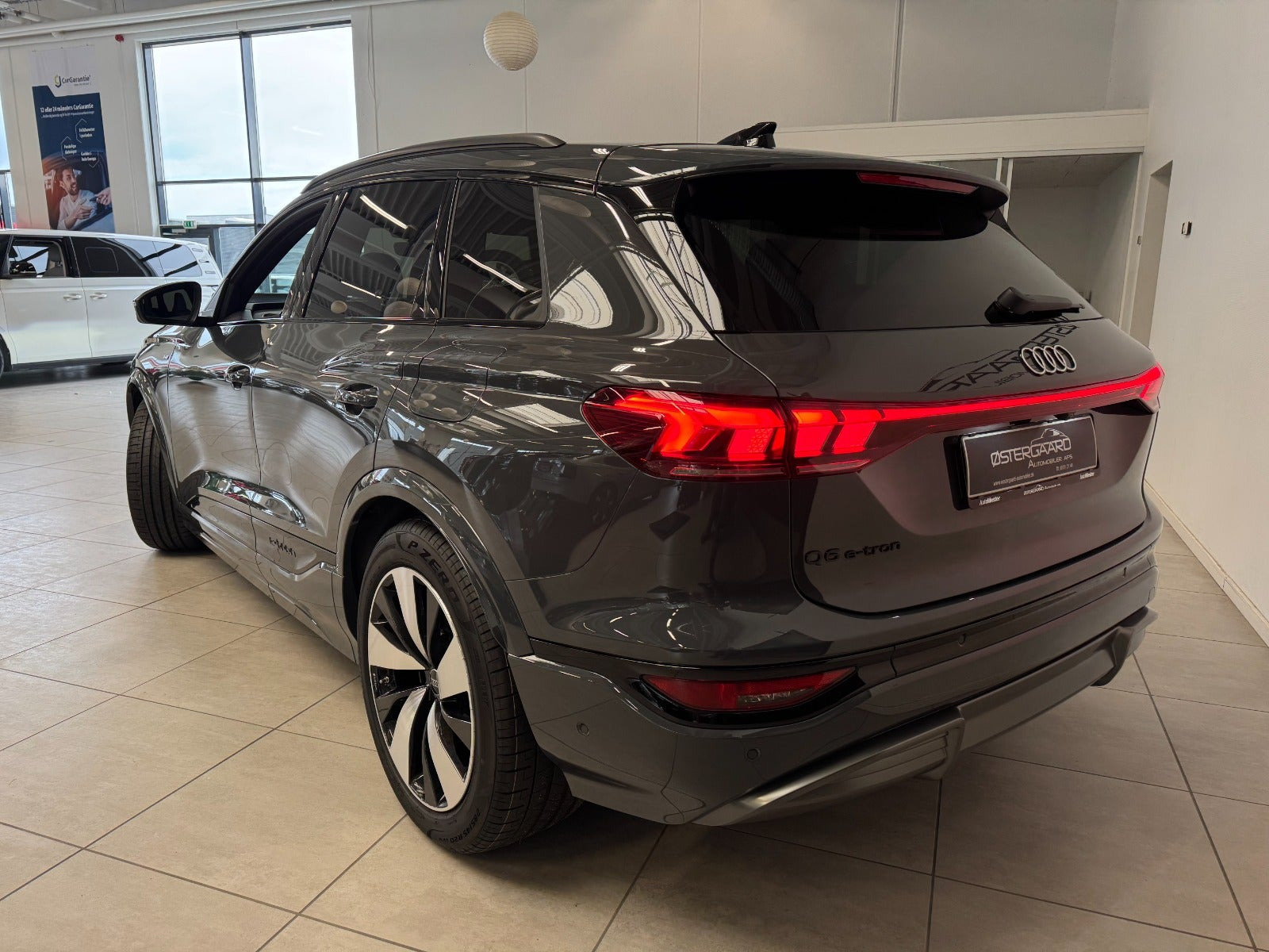 Grå Audi Q6 e-tron fra 2027