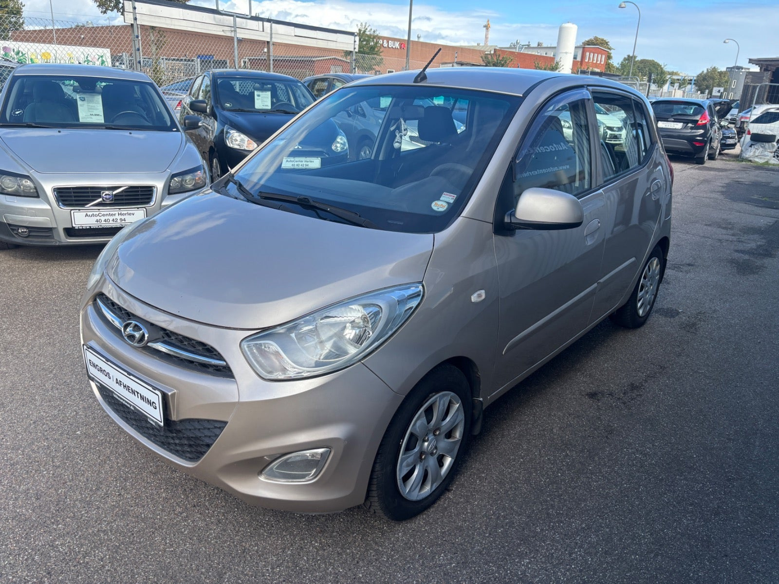 Orange Hyundai i10 fra 2011