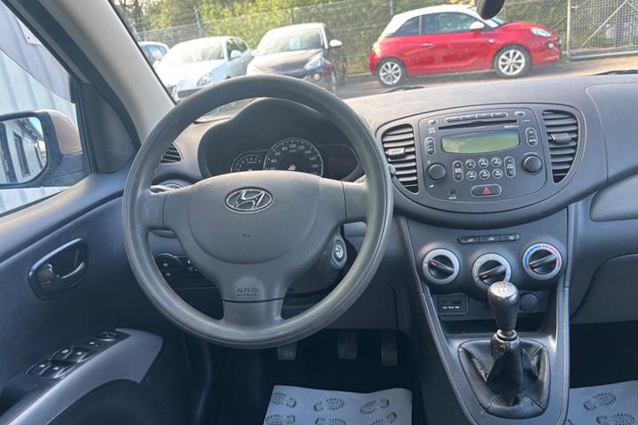 Orange Hyundai i10 fra 2011