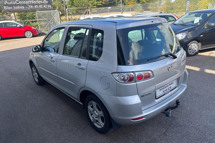 Sølv Mazda 2 fra 2007